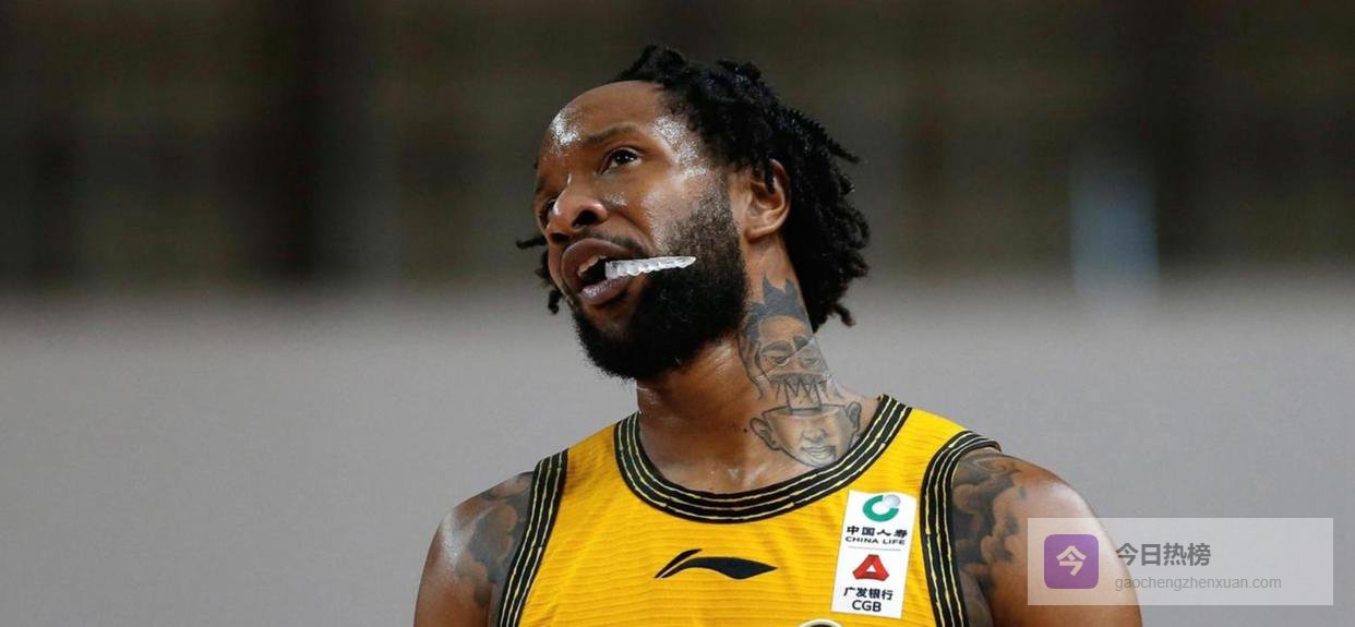 威尔斯从大学到职业经历了不少起伏，仍在辽宁用拼劲证明自己是球队的核心队员，展现出永不言弃的精神