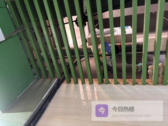 网友投诉济宁秦庄农贸市场空调外机“作怪”，谁能还居民宁静？