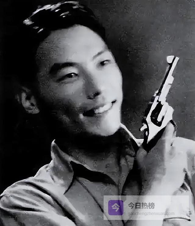 熊向晖写稿被毛主席当面批评：你这是半截子唯物史观，没有我人民就没成就了吗？