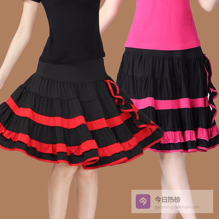 拉丁舞裙怎么选？透气面料+百褶设计，适配多种舞蹈风格