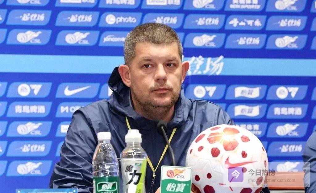 青岛德比踢成0比0，VAR四度抢戏郑智6战仅1胜，火药味很足结果却更让人心里发紧