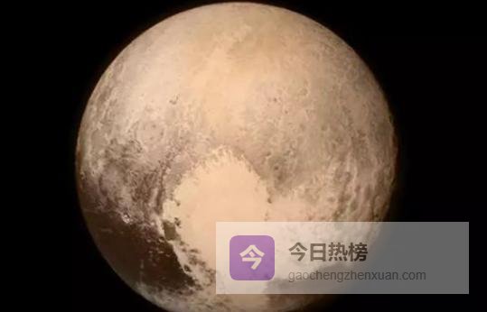 冥王星“降级”记：从九大行星到矮行星的太阳系新秩序