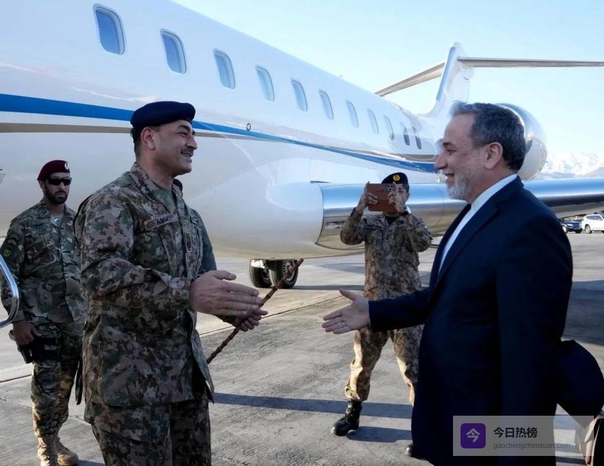 最后的尊严，伊朗F-4战机起飞，未来急需中国战机守卫领空刻不容缓