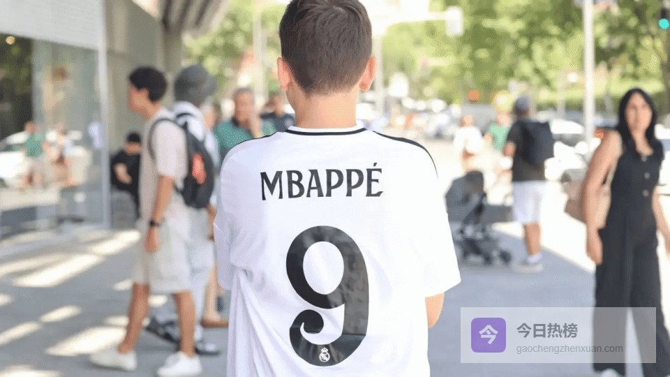 马卡：皇马不参加西甲复古比赛日，因与西甲联盟关系紧张