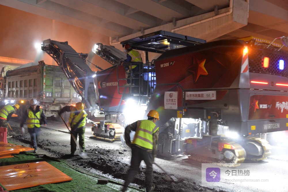 48小时铺装近千吨混凝土，四元桥系再启“周末速战”模式