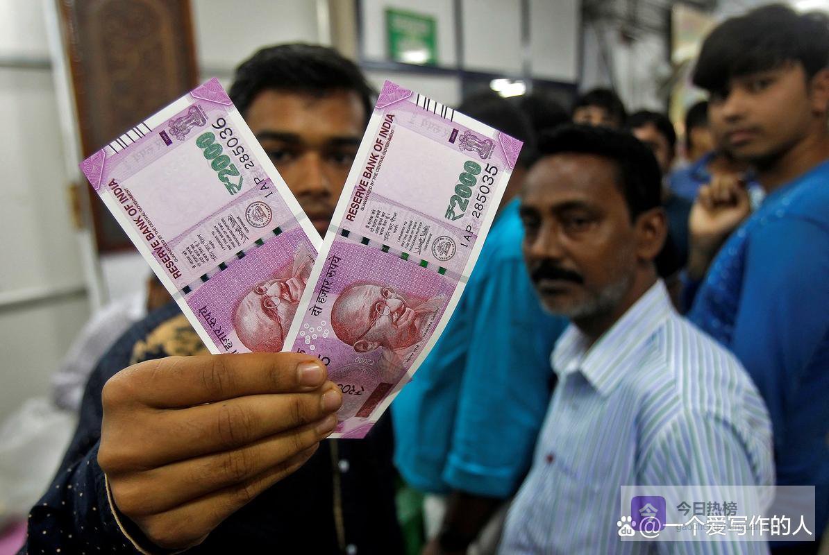 “保命”面前，面子一文不值！印度偷偷用人民币买伊朗油，给全球上了一堂现实课