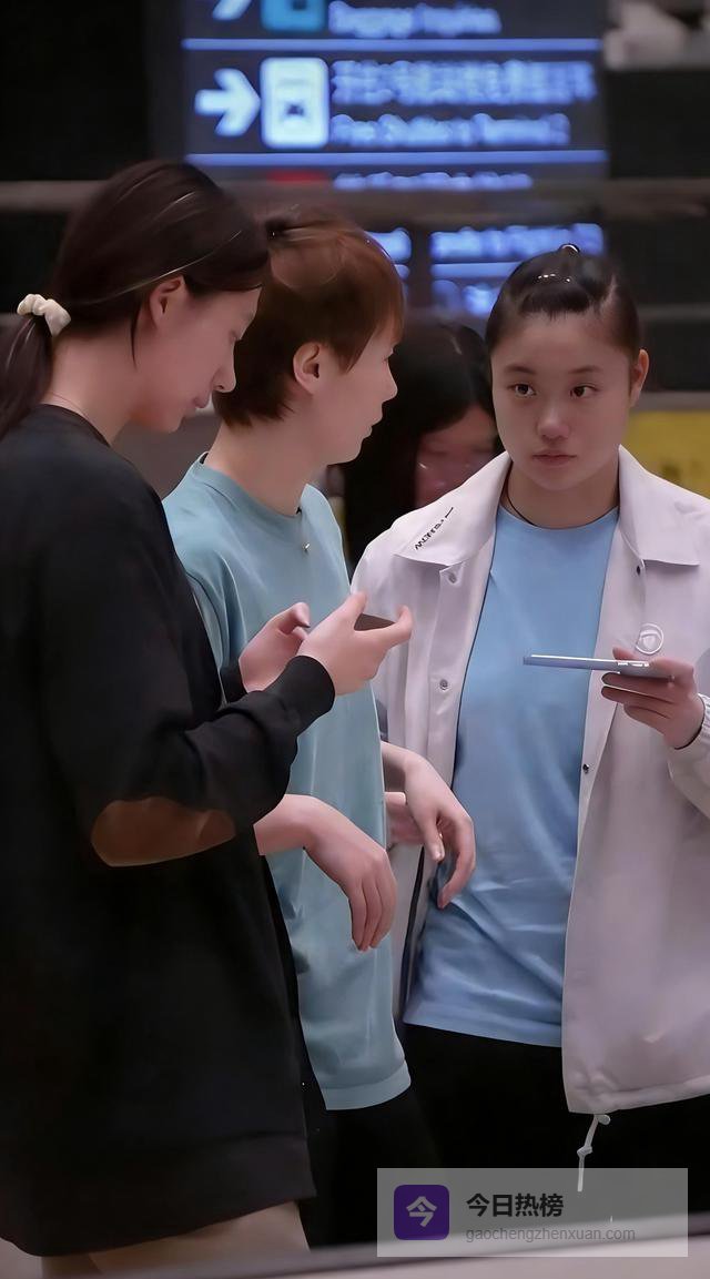 王曼昱赛后拒答私人题，记者当场尴尬，网友却怒赞：这才是真职业