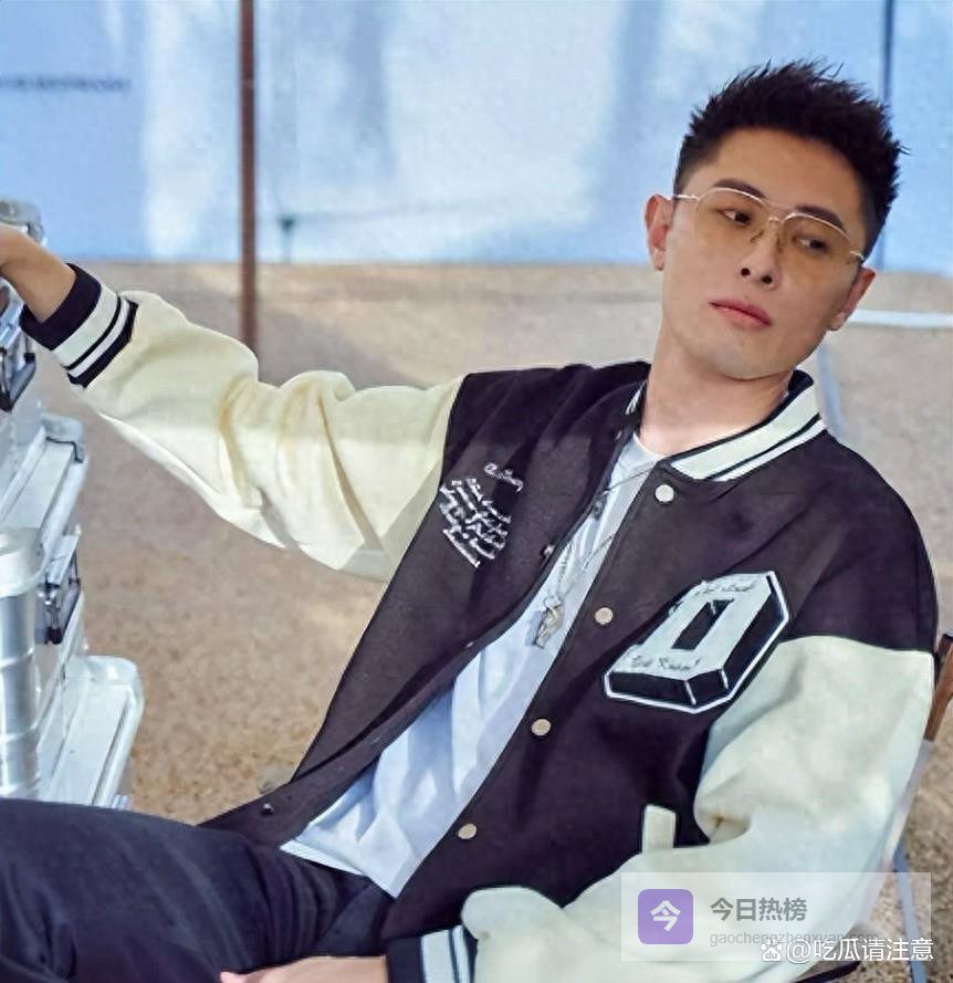 买超邵晴婚讯反转，张嘉倪离婚后事业回春，两人境遇大不同