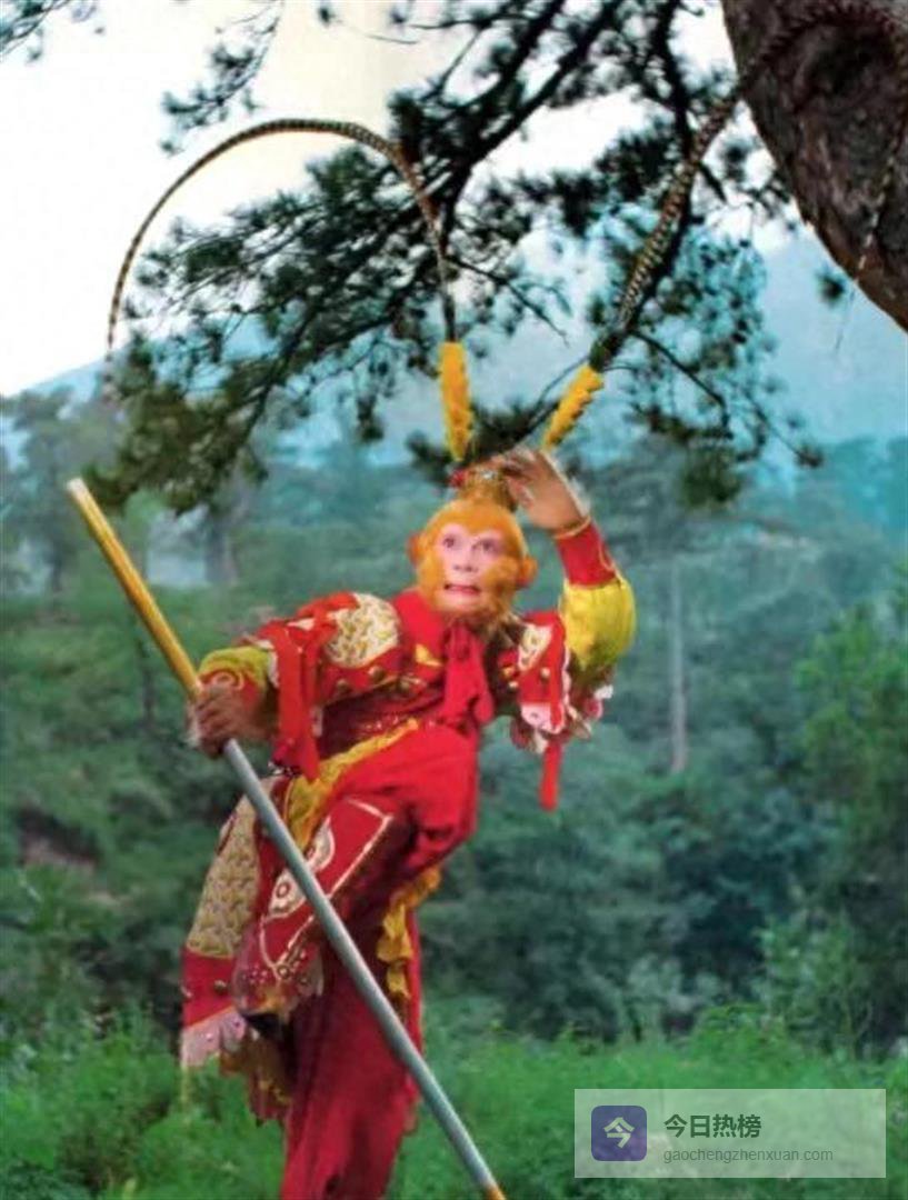 六小龄童34岁女儿近照曝光！颜值惊艳全网，为何至今却无人敢娶？