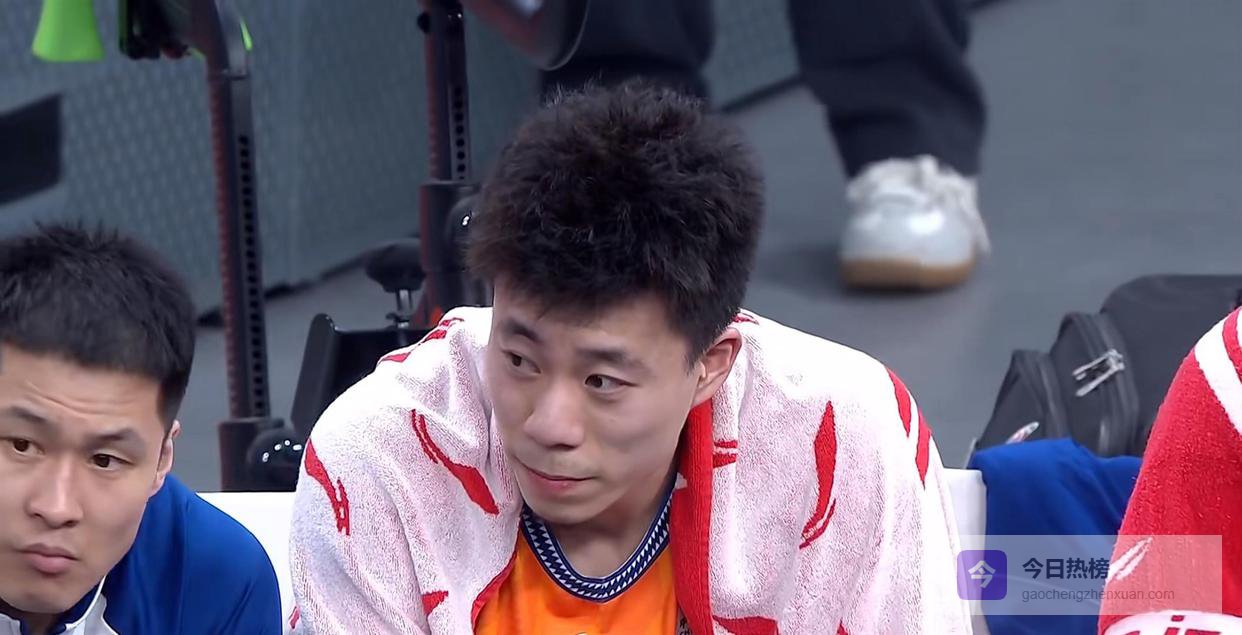 上海男篮22连胜！辽宁男篮惨败34分、锁定前10，弗格32+7暴揍老东家，赵继伟11分