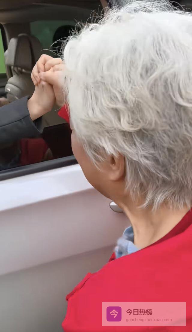 87岁刀迷跨省追星，徐子尧当场泪崩，这场“老少双向奔赴”到底