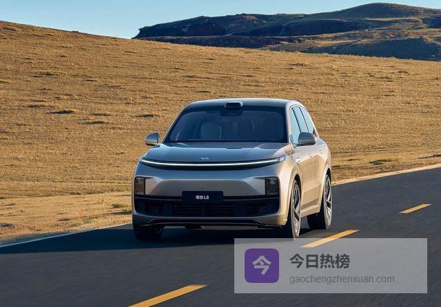 4台“8字辈”SUV全面横评：理想L8-问界M8-智己LS8-极氪8X如何抉择？选车老司机提醒：结合预算与需求，理性入手不踩坑