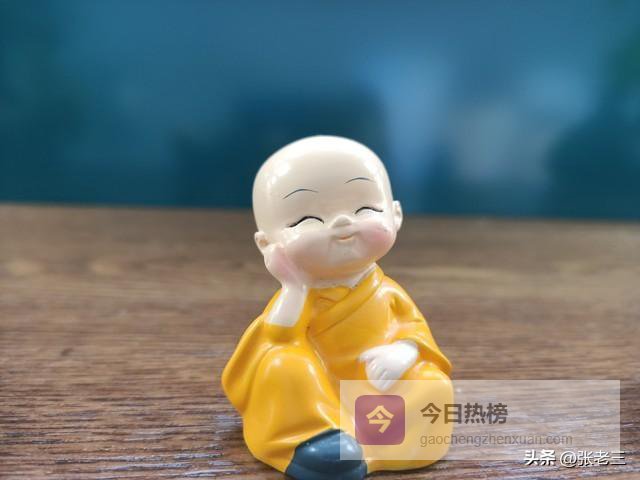 散文：春风拂面千山晓，世事随心一笑休