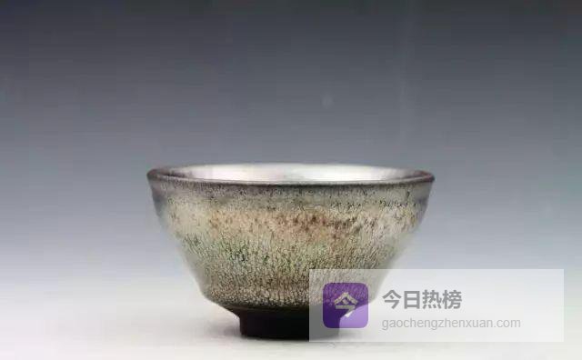 一只茶杯的千年进阶史：从宋盏到明盅的茶文化密码