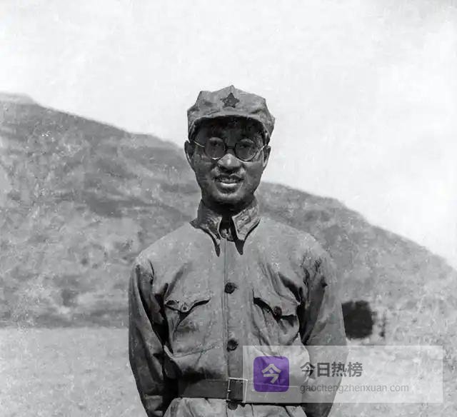 1939年许世友与政委王新亭深夜互殴，陈赓震怒上报刘伯承，毛主席亲自下令重罚拆分！