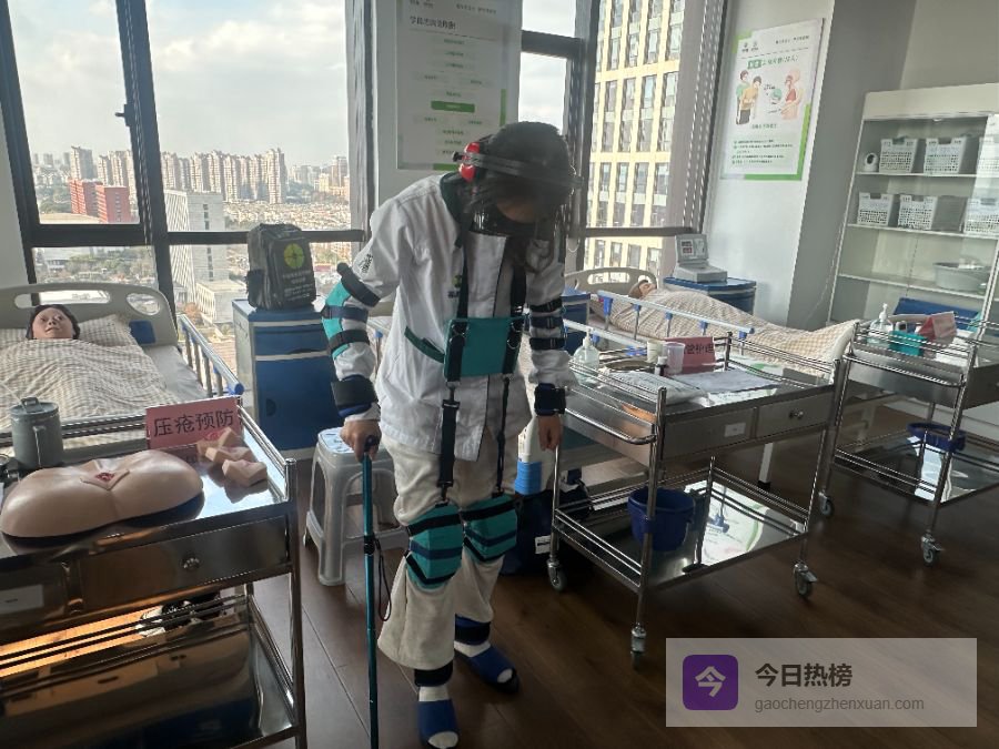 如何破解城乡失能人员照护难题？地方探路“第六险”